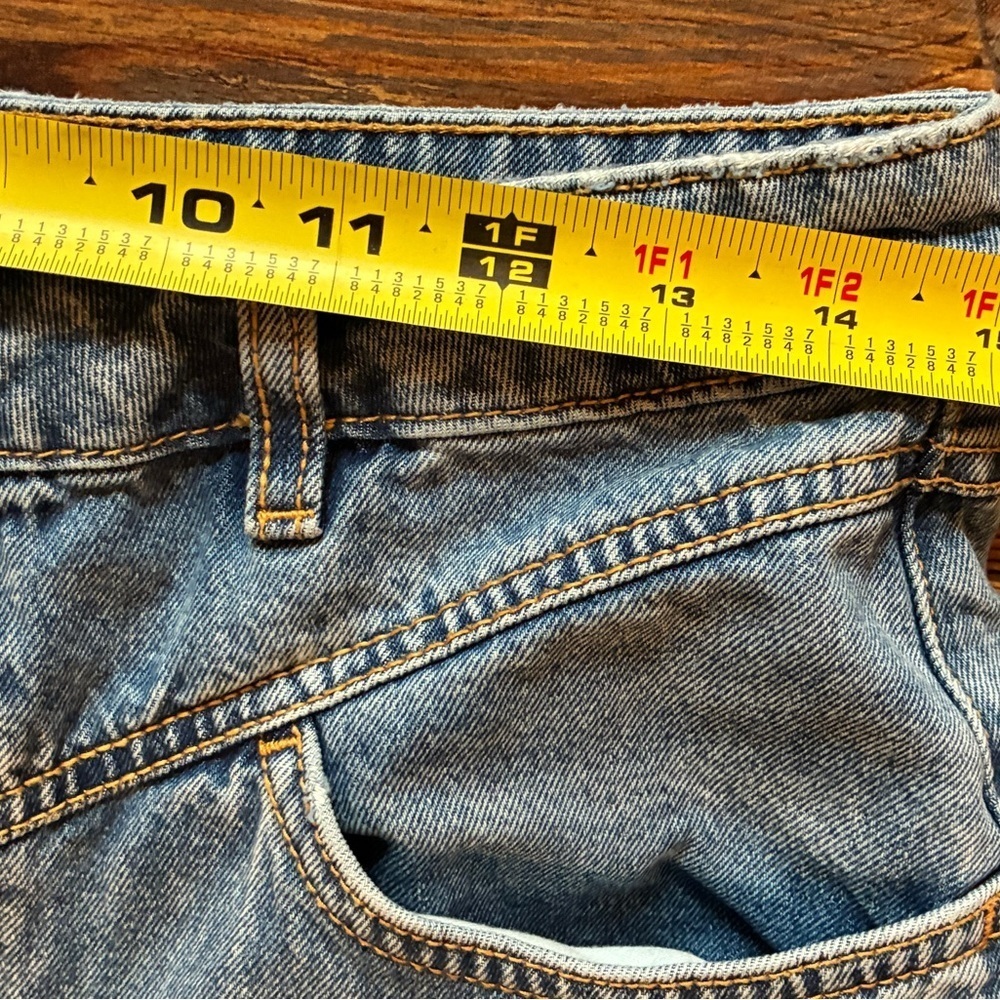 H&M Divided Mom Jeans Light Wash High Rise Tapered Leg Women’s Size 10 - Picture 3 of 12